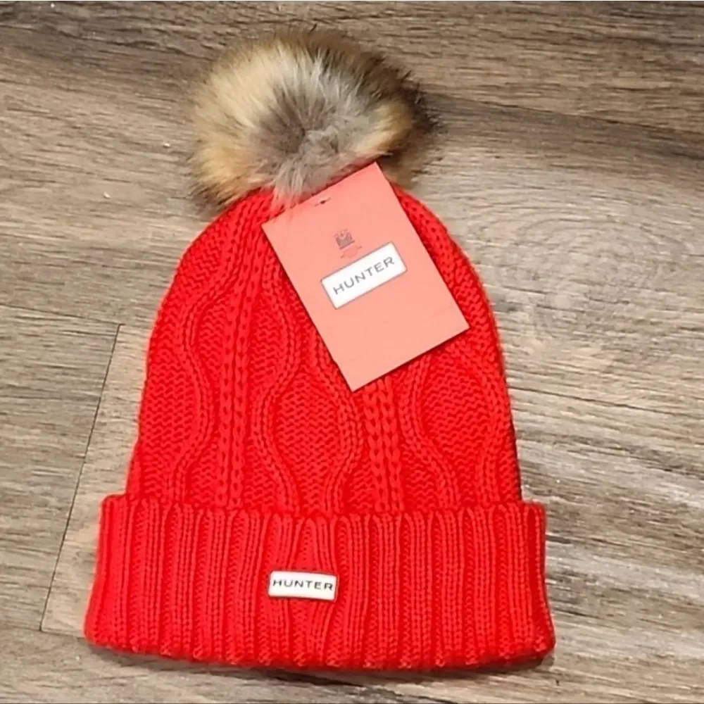 Hunter Unisex Cable Knit Beanie Hat w/Pom‎